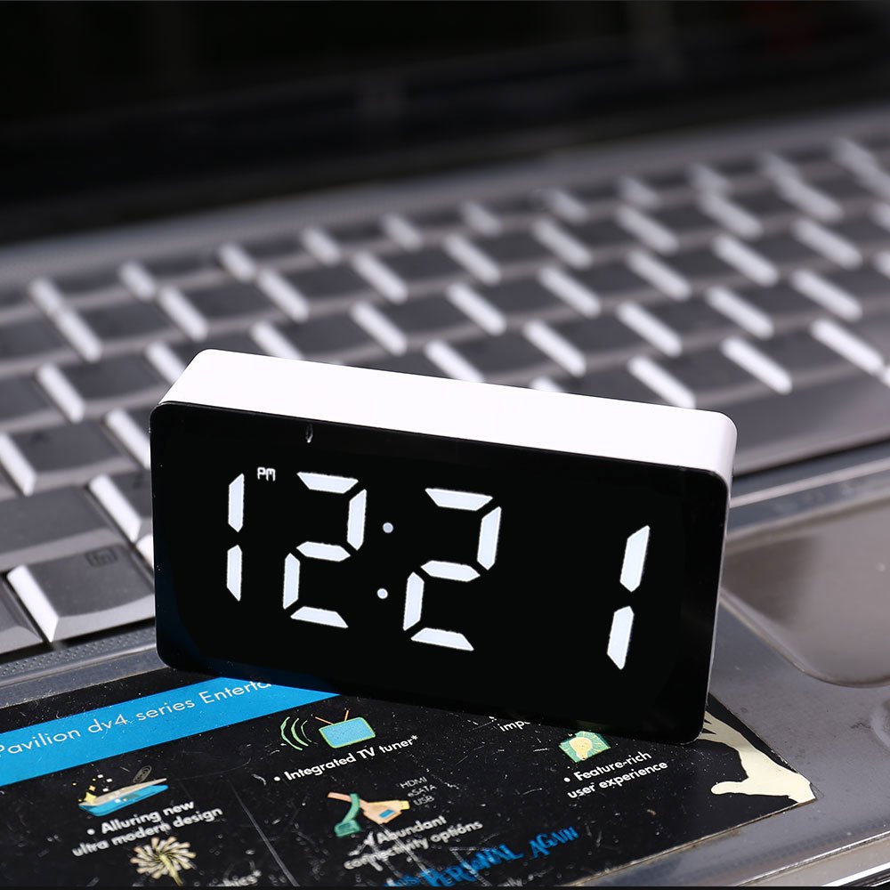 LED elektronische Uhr Spiegel  – Electronics Gadgets Wholesale Bewertung und Preis